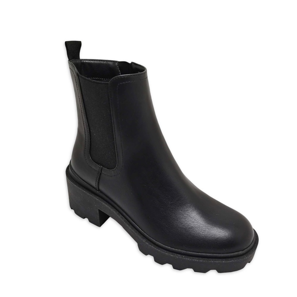 NWT Time and Tru Women’s Unit Chelsea Boots Size 8